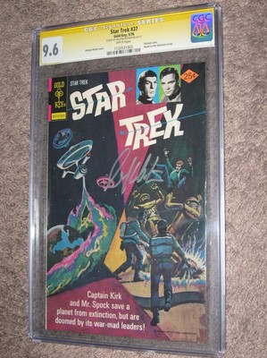 STAR TREK 37 Gold Key CGC 96 SS Signed William ShatnerCaptain Kirk 1976