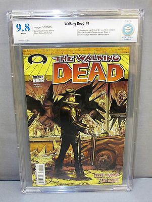 THE WALKING DEAD 1 First Print CBCS 98 NMMT Robert Kirkman Image Comics cgc