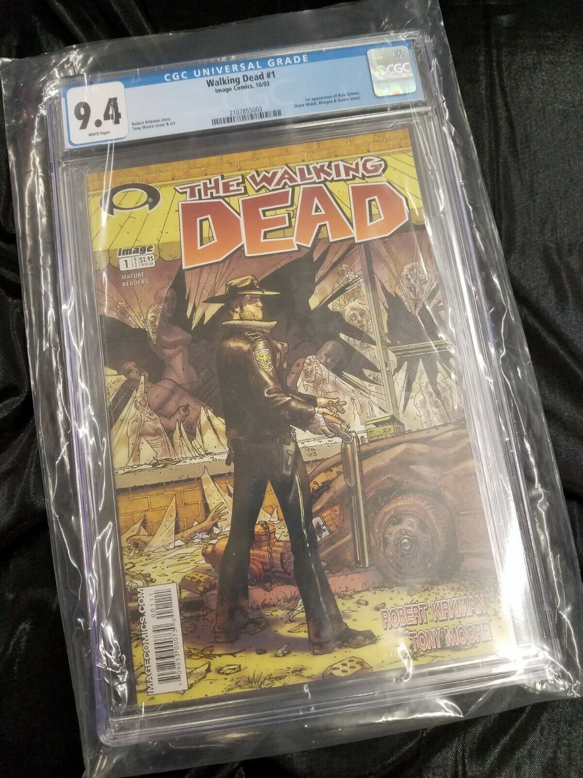 Walking Dead 1  Image  CGC 94