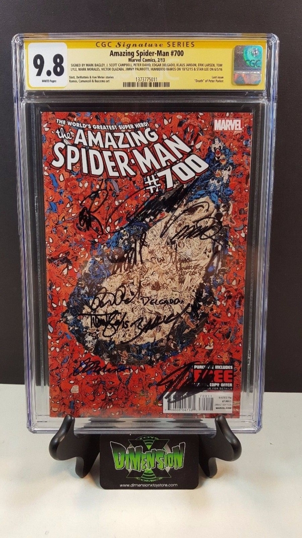 AMAZING SPIDERMAN 700 CGC SS 98 SIGNED X12 STAN LEE RAMOS LARSEN CAMPBELL 