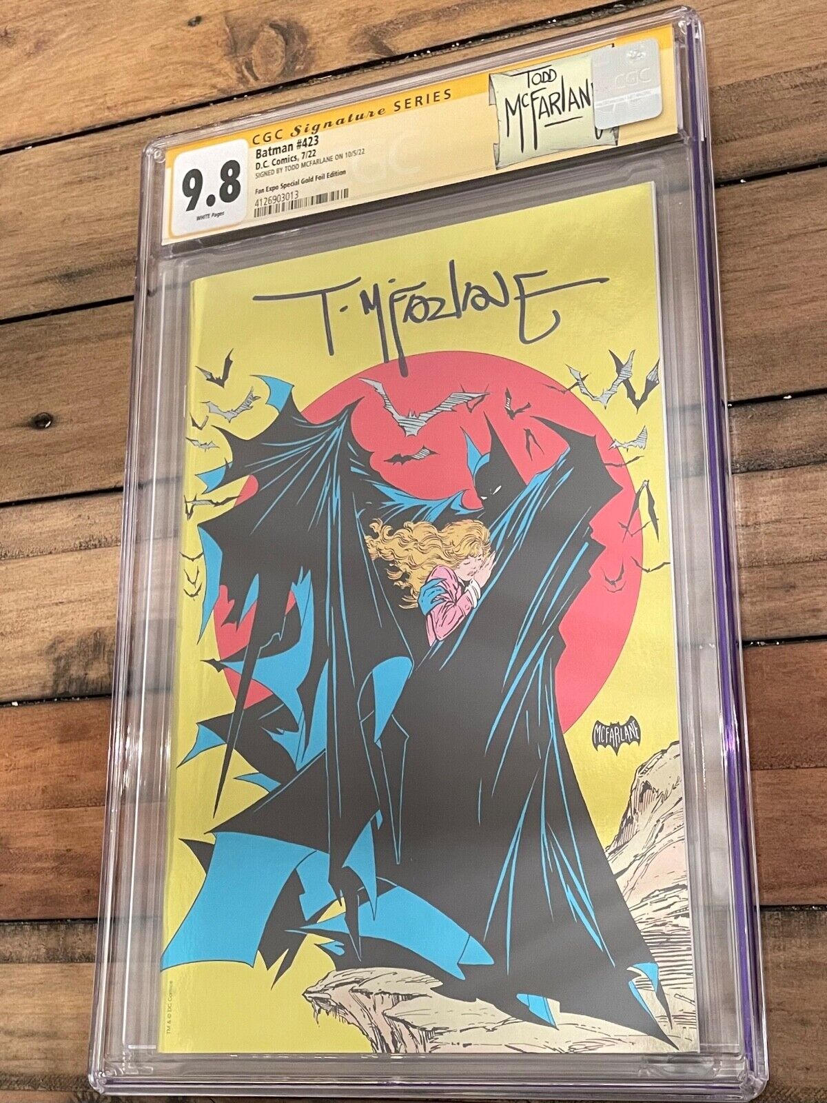 BATMAN 423 FANEXPO GOLD FOIL VARIANT CGC SS 98 TODD MCFARLANE CLASSIC MINT