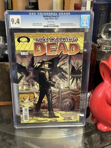 The Walking Dead 1 CGC 94  Black Label white pages RARE