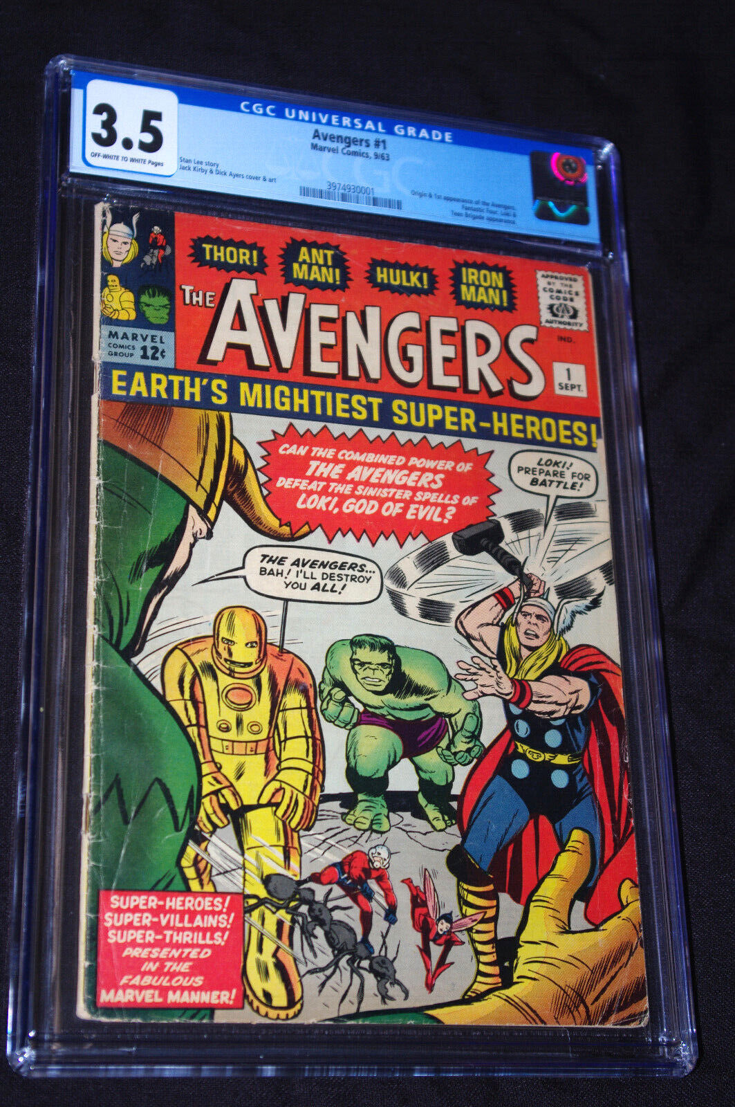 Avengers 1  CGC 35   New Case nice solid copy all around