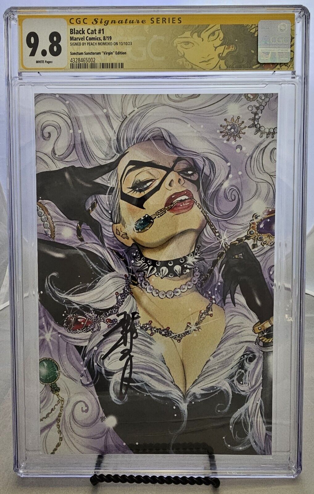 Black Cat 1 Peach Momoko Virgin Variant CGC 98 Signed